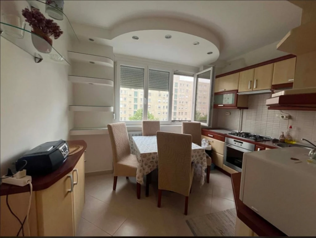 XIX. Kerület, Széchenyi utca, 59 m²-es, társasházi lakás, 1+2 szobás