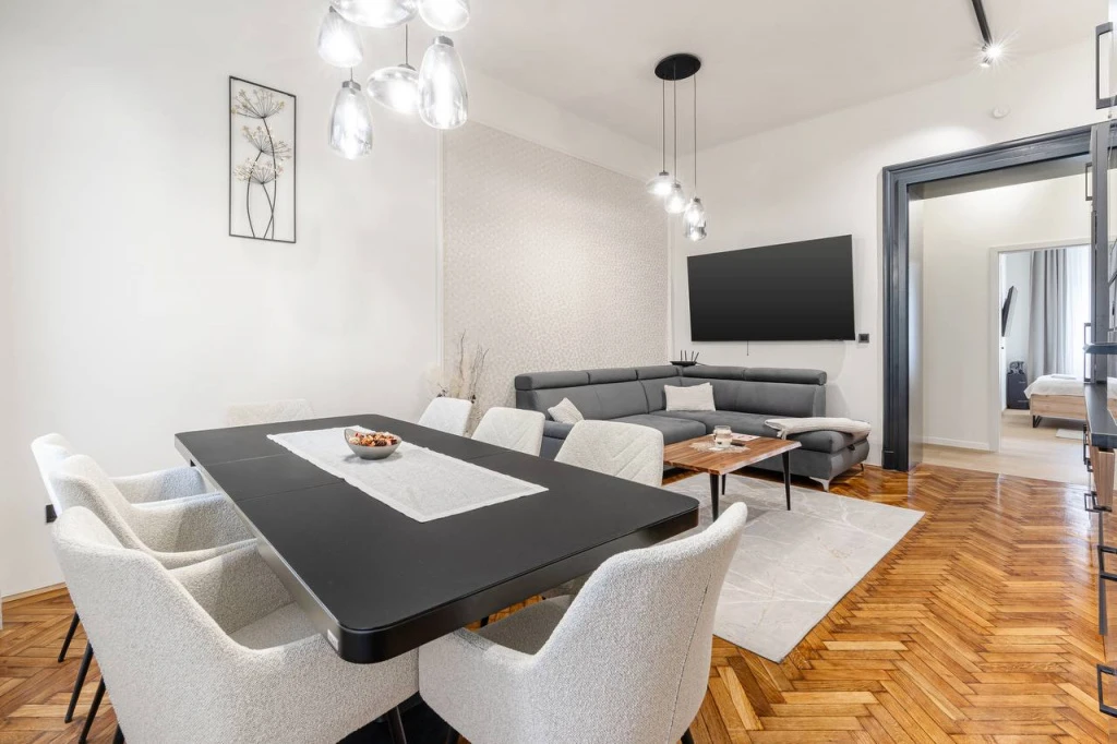 IX. Kerület, Ferencz körút, 106 m²-es, társasházi lakás, 5 szobás