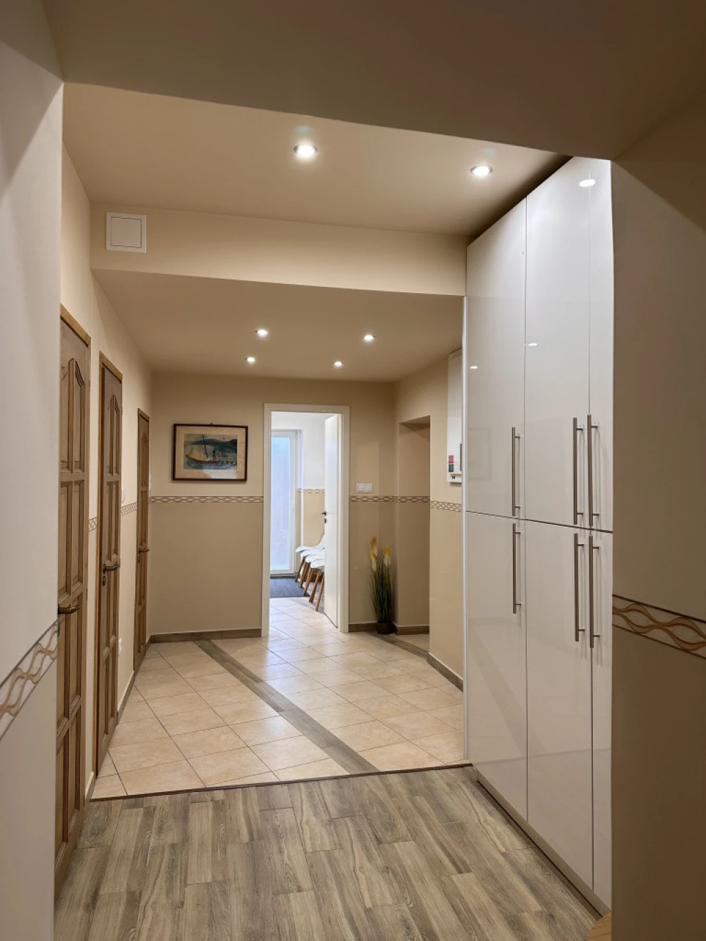 Gödöllő, Blaha, 106 m²-es, társasházi lakás, 3 szobás, felújított állapotú