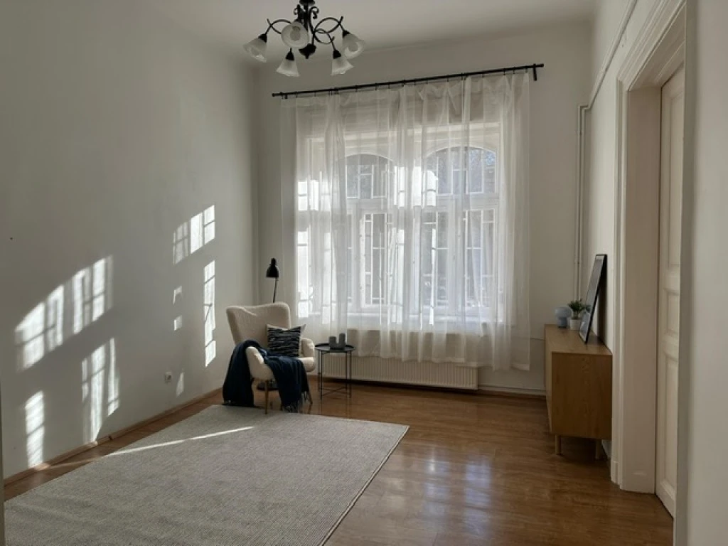 VI. Kerület, Szondi utca, 79 m²-es, lakásban kialakított iroda