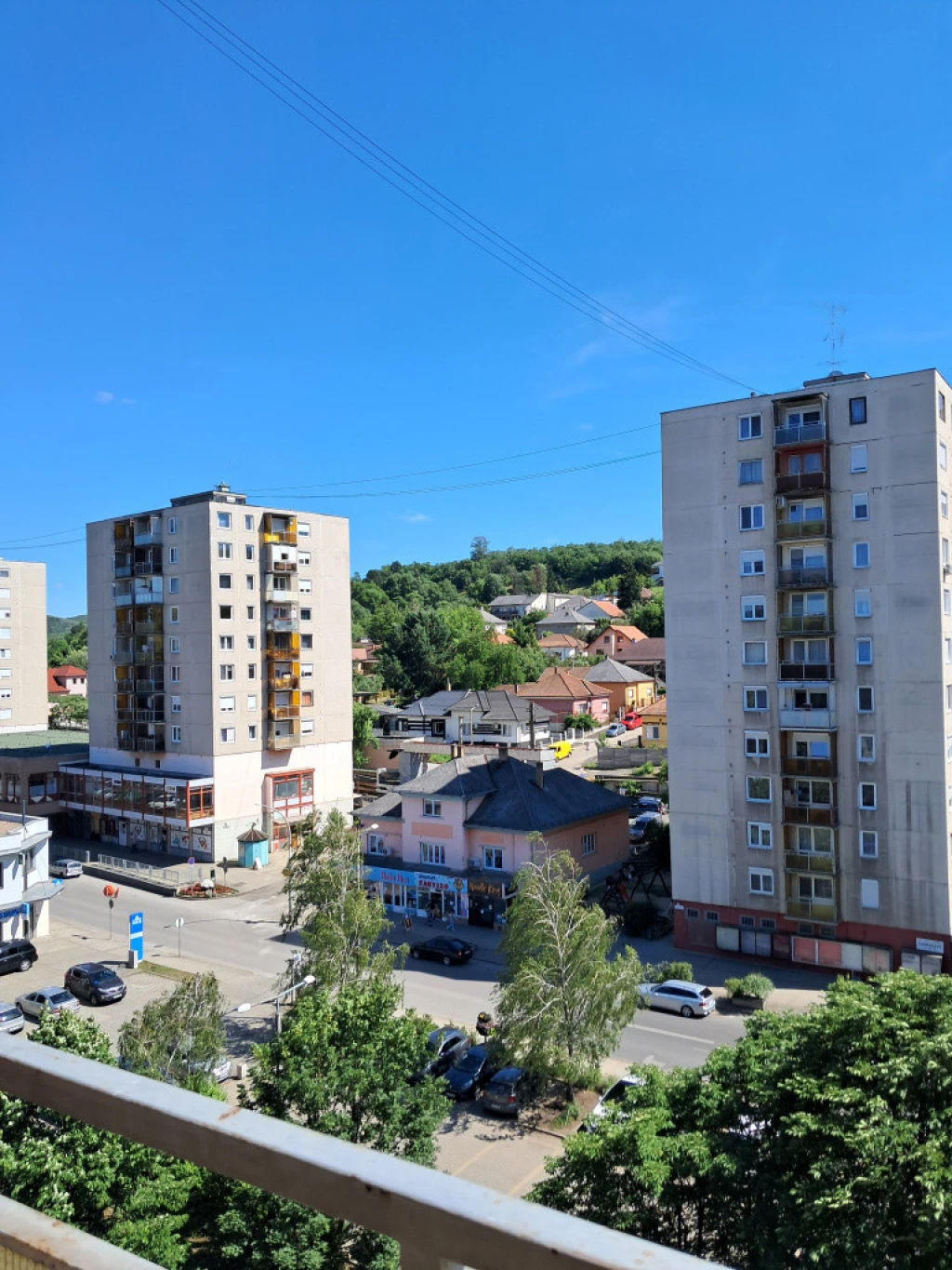 Ózd, Vasvár út, 55 m²-es, társasházi lakás, 2 szobás, felújított állapotú
