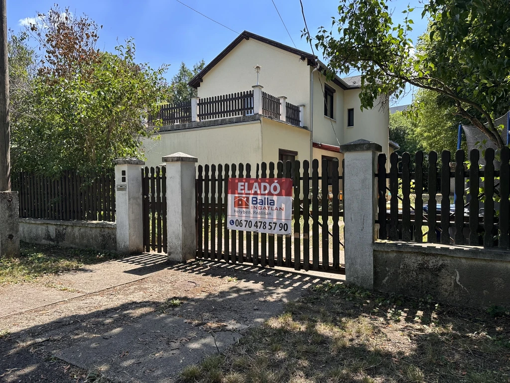 XVI. Kerület, Ómátyásföld, 170 m²-es, családi ház, 6 szobás