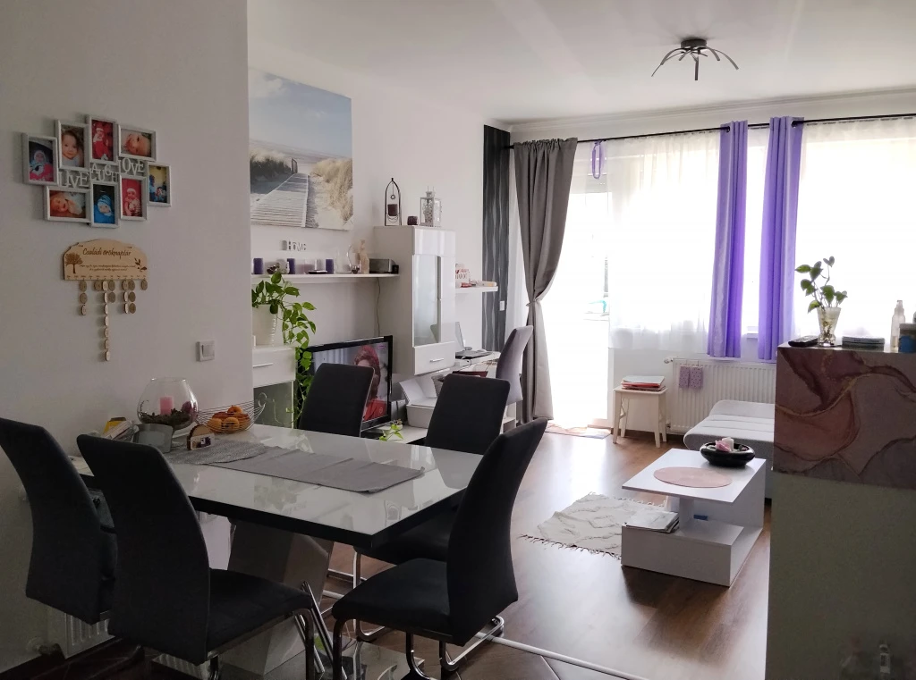 Veresegyház, Gyermekliget utca, 55 m²-es, társasházi lakás, 2 szobás