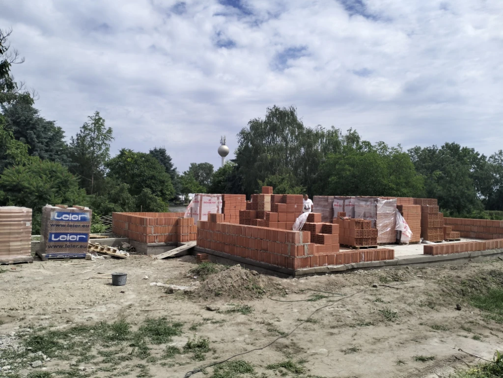 Áporka, Petőfi Sándor utca, 102 m²-es, ikerház, 5 szobás, új építésű állapotú