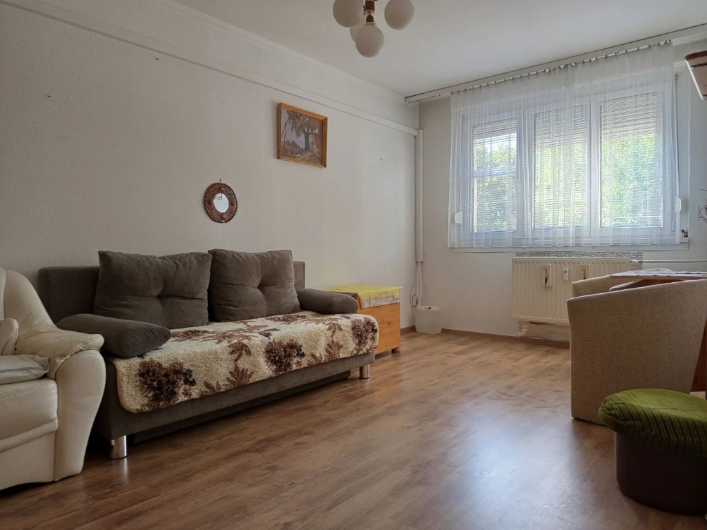 III. Kerület, Juhász Gyula utca, 47 m²-es, társasházi lakás, 2 szobás
