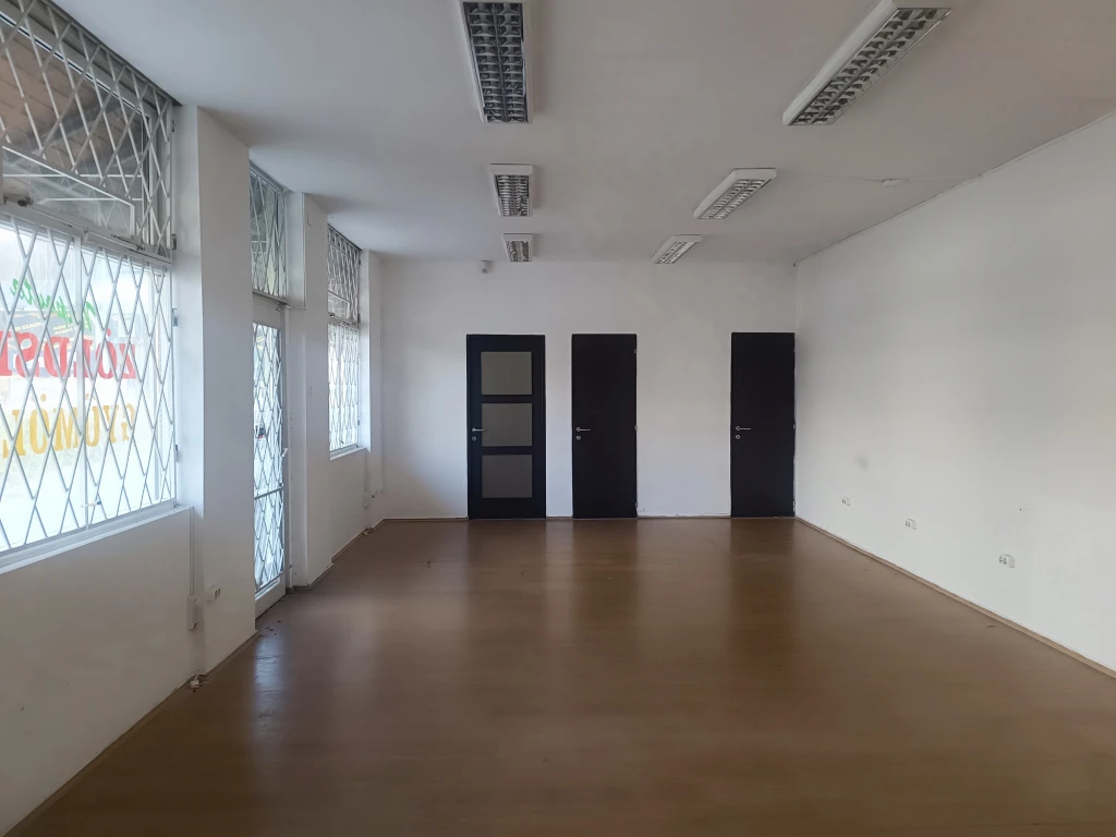 XIX. Kerület, Csokonai pavilonsor, 75 m²-es, üzlethelyiség utcai bejárattal