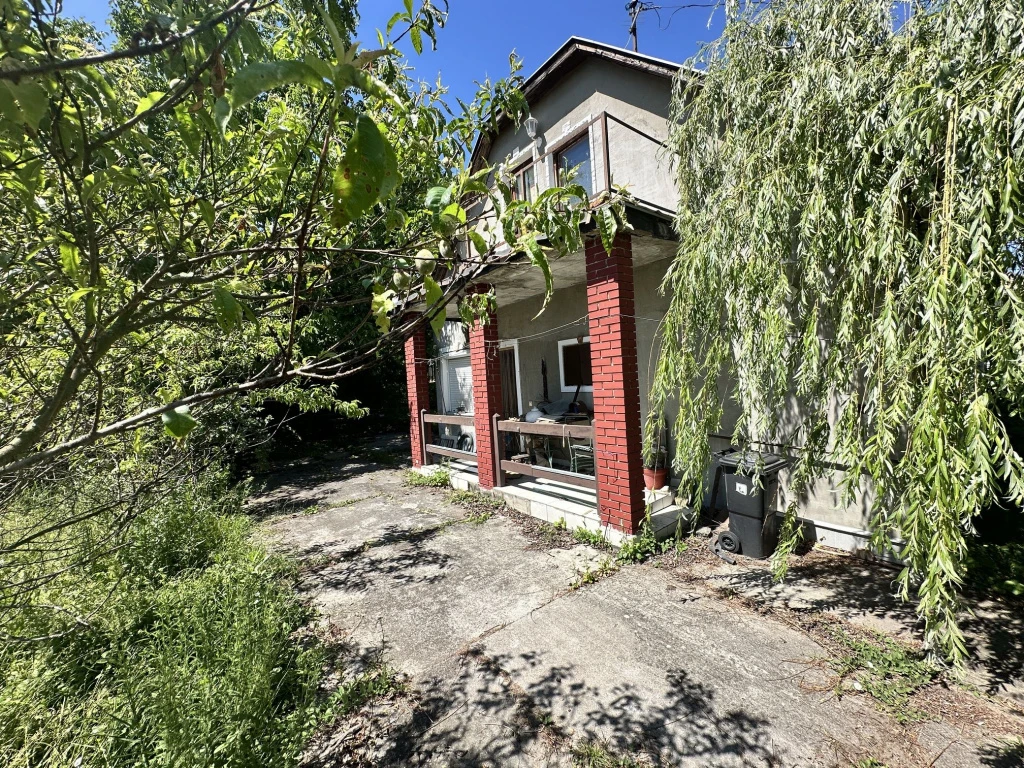 Ecseg, Rákóczi utca, 65 m²-es, családi ház, 2 szobás, átlagos állapotú