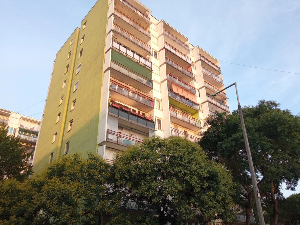 XVII. Kerület, Pesti út, 67 m²-es, társasházi lakás, 3 szobás