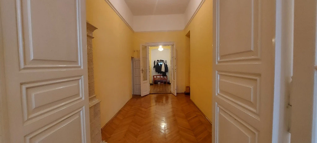 V. Kerület, Hercegprímás utca, 125 m²-es, társasházi lakás, 20 szobás