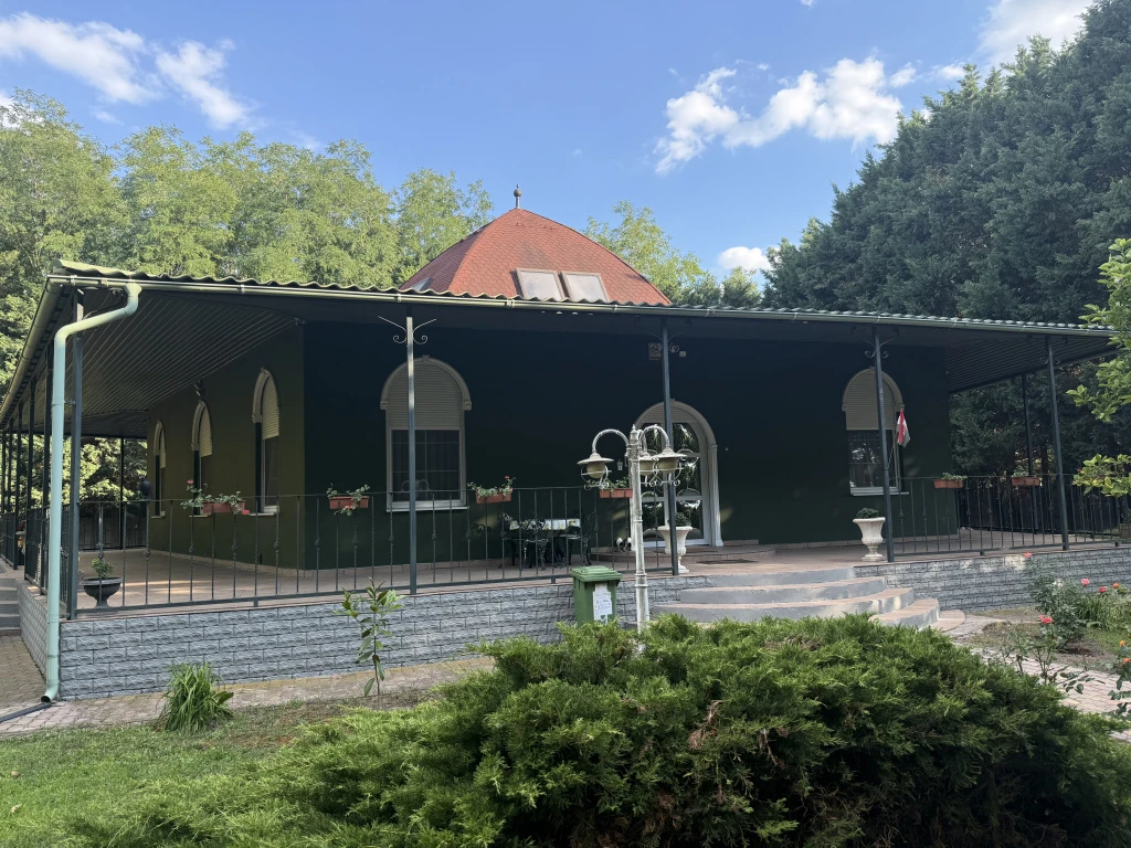 Szigetszentmiklós, Ragád részen utca, 202 m²-es, családi ház