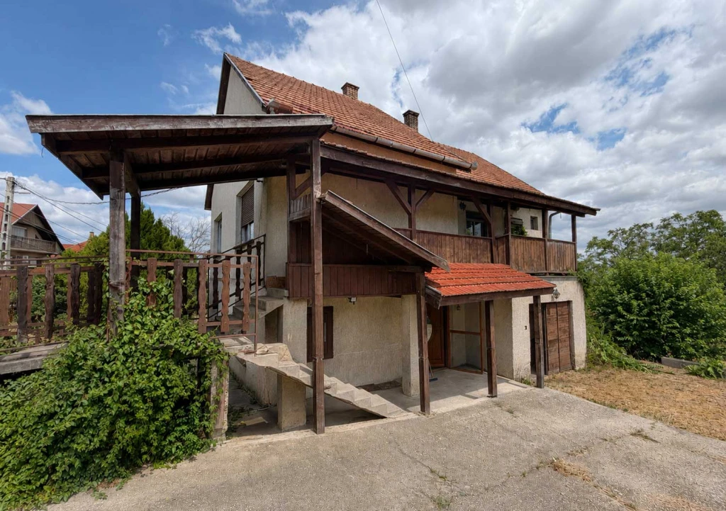 c3-1-name c2-1-name, Vácegres, Panoráma utca