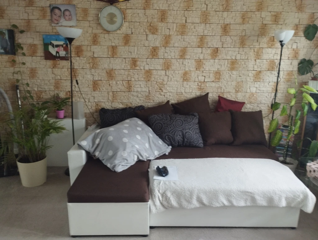 XVII. Kerület, Pesti út, 51 m²-es, társasházi lakás, 1+2 szobás