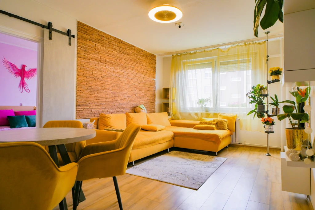 XV. Kerület, Zsókavár utca, 61 m²-es, társasházi lakás, 2+1 szobás