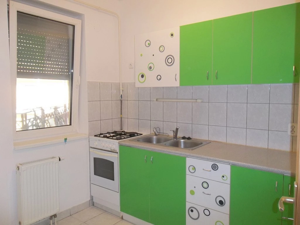 Nyíregyháza, 4-es Huszárok útja, 49 m²-es, társasházi lakás, 1+1 szobás