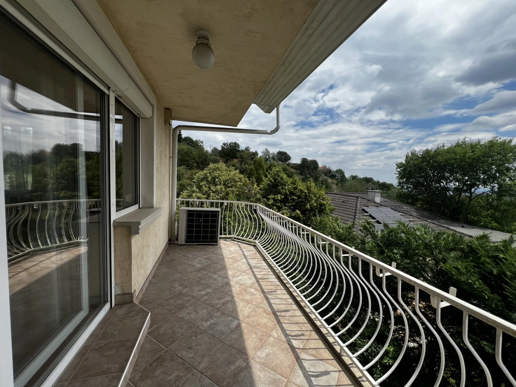 XII. Kerület, Denevér út, 163 m²-es, társasházi lakás, 4 szobás