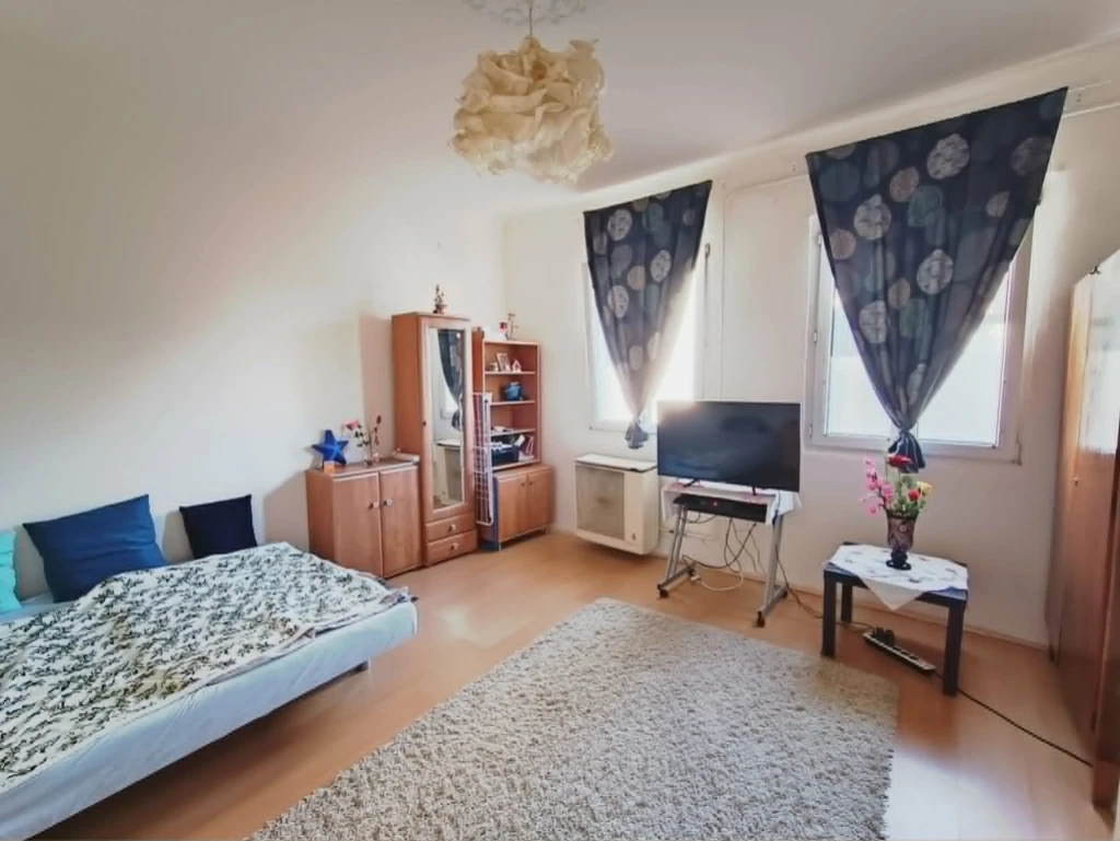 XX. Kerület, Kertvárosi részen, 35 m²-es, házrész, 1 szobás, felújított állapotú