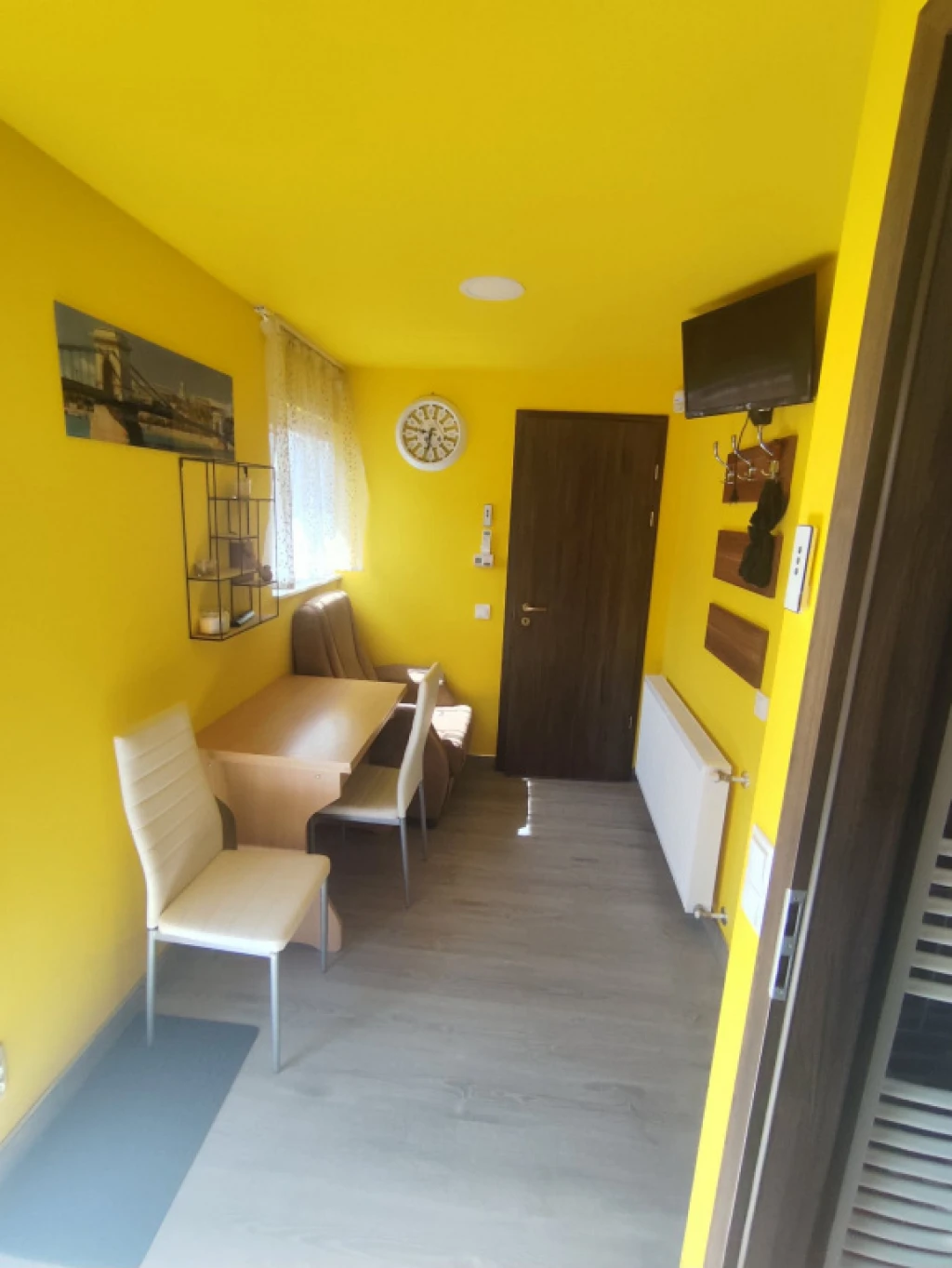 XVII. Kerület, Pesti úti lakópark környéki utca, 80 m²-es, 2 generációs, családi ház