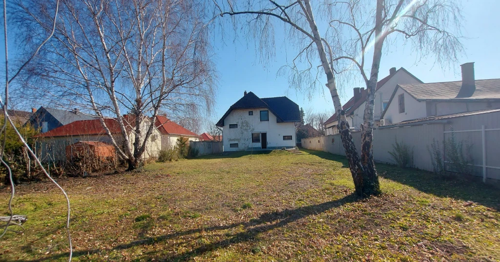 Siófok, Kedvelt utca, 160 m²-es, 2 generációs, családi ház, 4 szobás