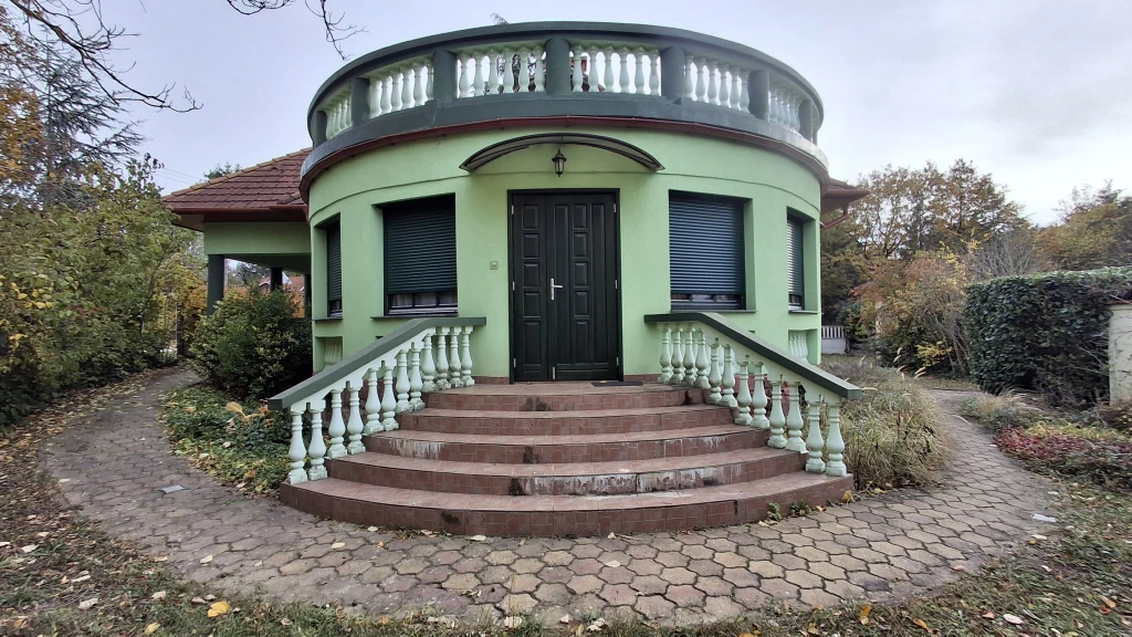 Siófok, Szabadifürdő, 123 m²-es, családi ház, 5 szobás, felújított / újszerű állapotú