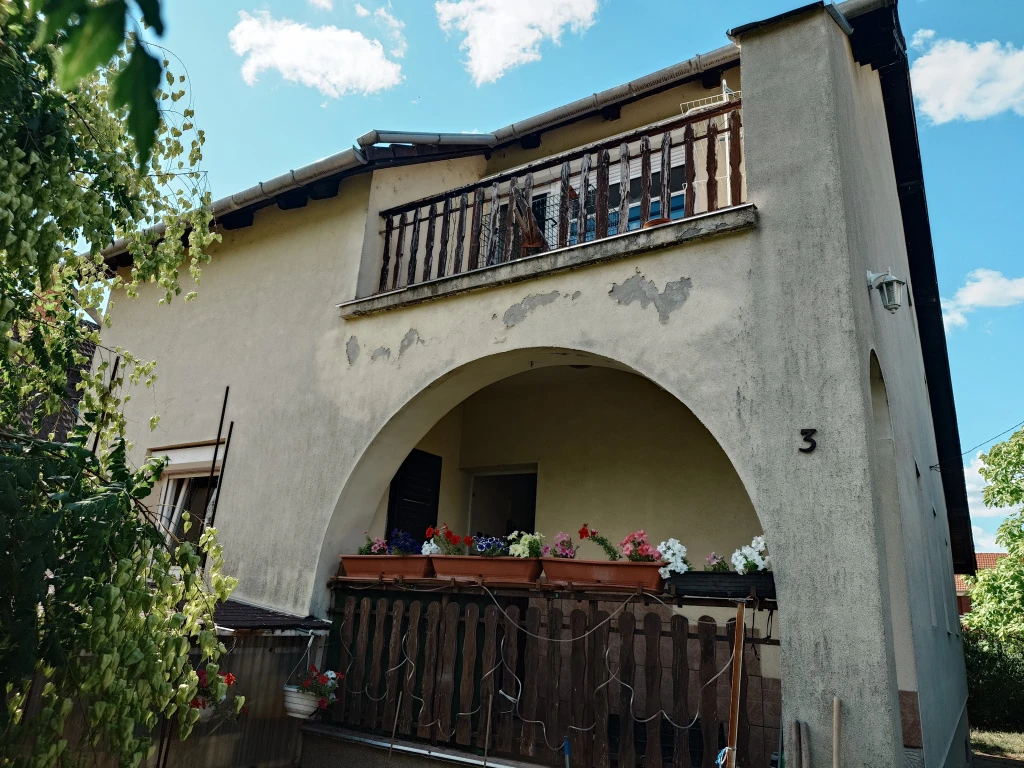 Gárdony, Pajtás tér, 115 m²-es, családi ház, 5+1 szobás, átlagos állapotú