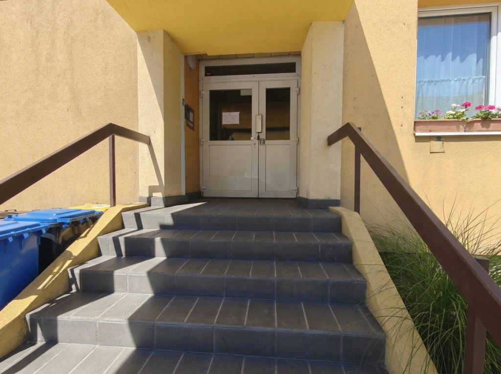 XV. Kerület, Nyírpalota út, 35 m²-es, társasházi lakás, 1+1 szobás