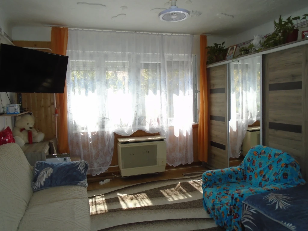 Tiszakécske, Szabolcska Mihály utca, 54 m²-es, társasházi lakás