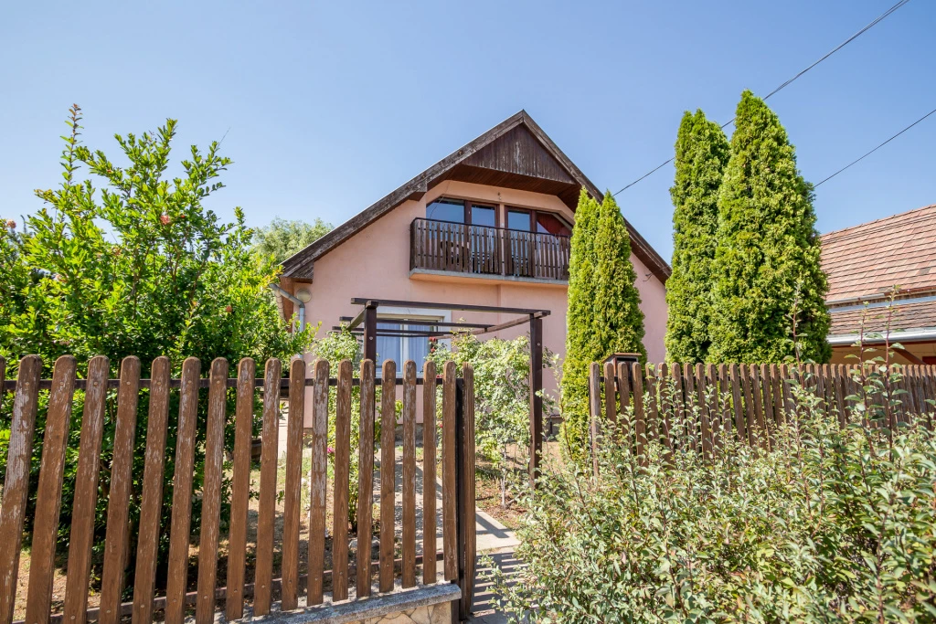 Sződliget, Dr. Kemény József utca, 130 m²-es, 2 generációs, családi ház
