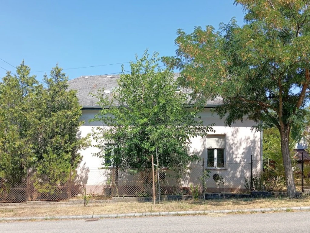XVII. Kerület, Szabadság súgárúthoz közeli utca, 104 m²-es, családi ház