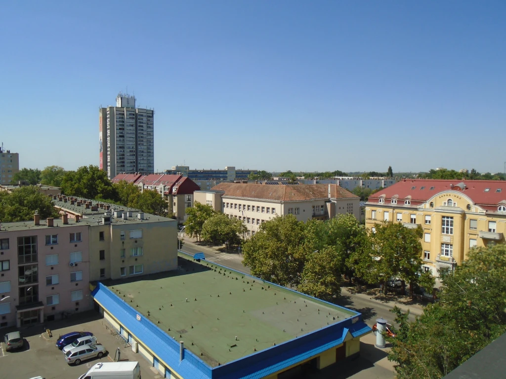 Szolnok, Vitéz Szathmári József utca, 58 m²-es, társasházi lakás