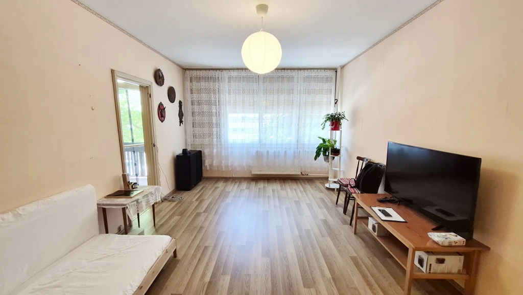 Vác, Kölcsey Ferenc utca, 52 m²-es, társasházi lakás, 2 szobás
