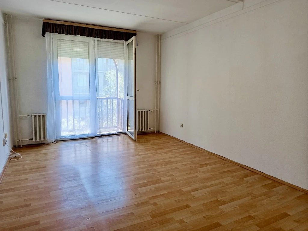 XIV. Kerület, Adria sétány, 42 m²-es, társasházi lakás, 1+1 szobás