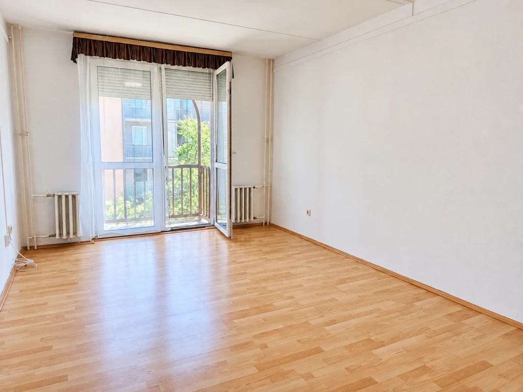 XIV. Kerület, Adria sétány, 42 m²-es, társasházi lakás, 1+1 szobás