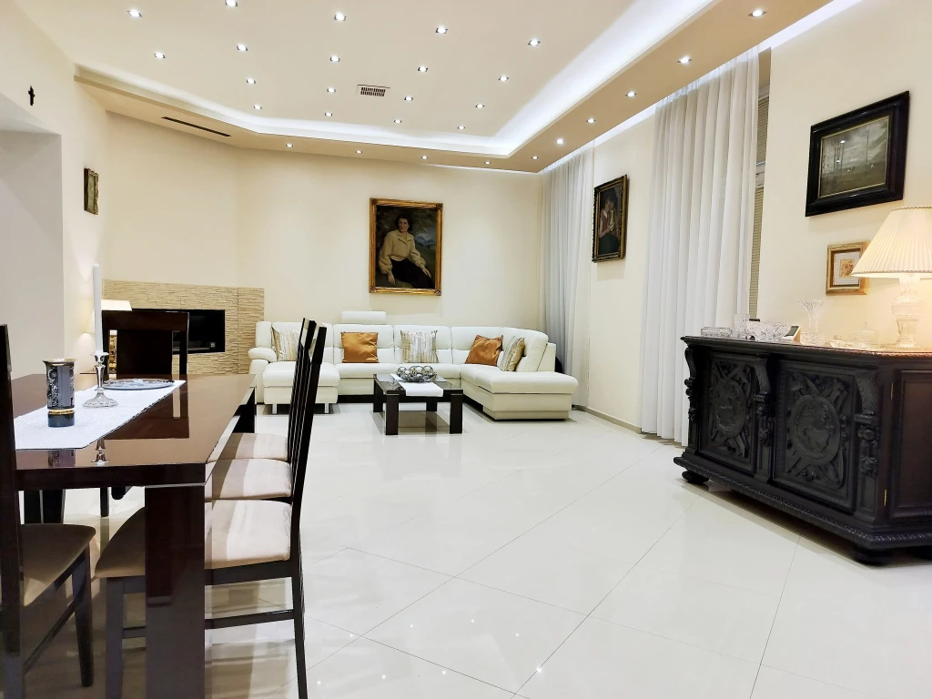 IX. Kerület, Kálvin tér közeli utca, 113 m²-es, társasházi lakás