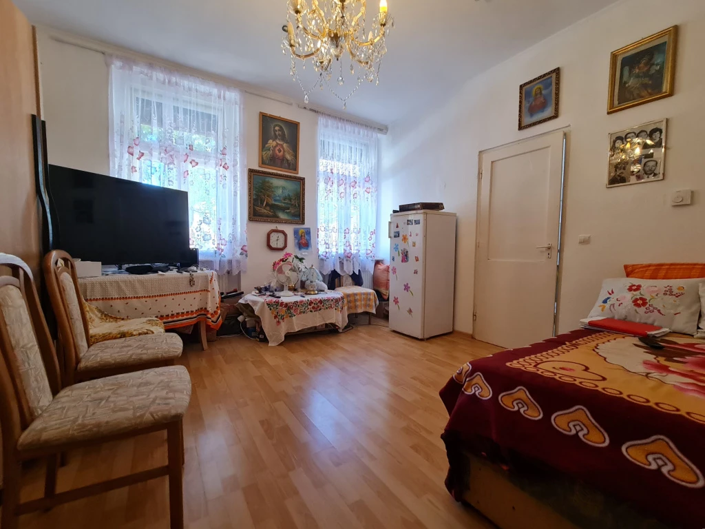 XX. Kerület, Bem utca, 32 m²-es, házrész, 1 szobás, átlagos állapotú