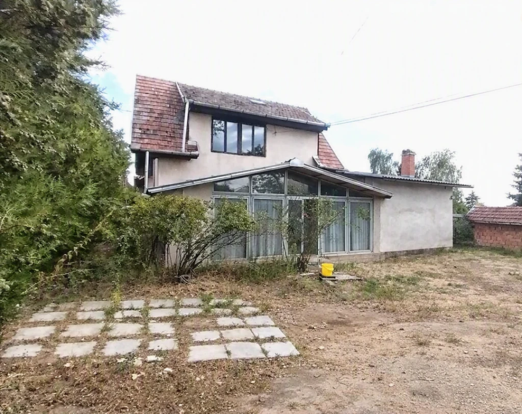 Maglód, Erzsébet körút közeli utca, 100 m²-es, családi ház, 1+4 szobás