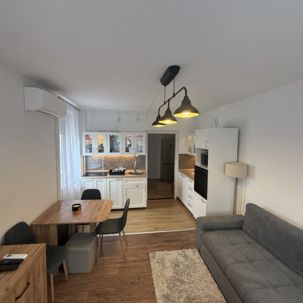 XIX. Kerület, Jáhn F. utca, 52 m²-es, társasházi lakás, 1+2 szobás