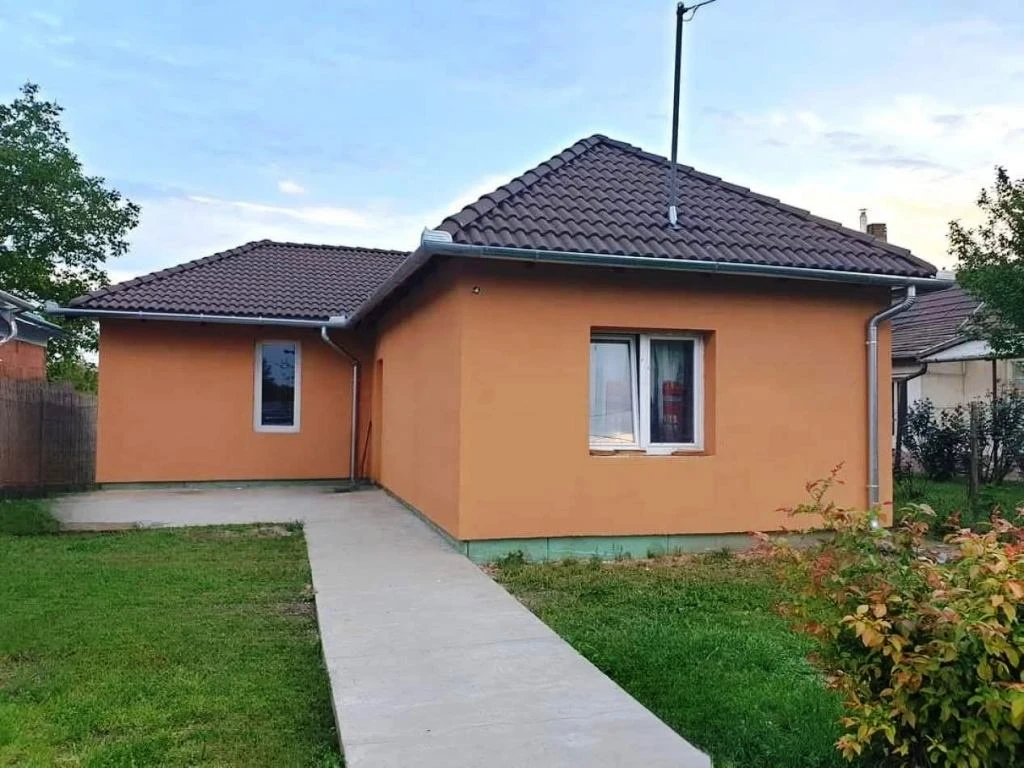 XXI. Kerület, II. Rákóczi F. útról nyíló, 99 m²-es, családi ház