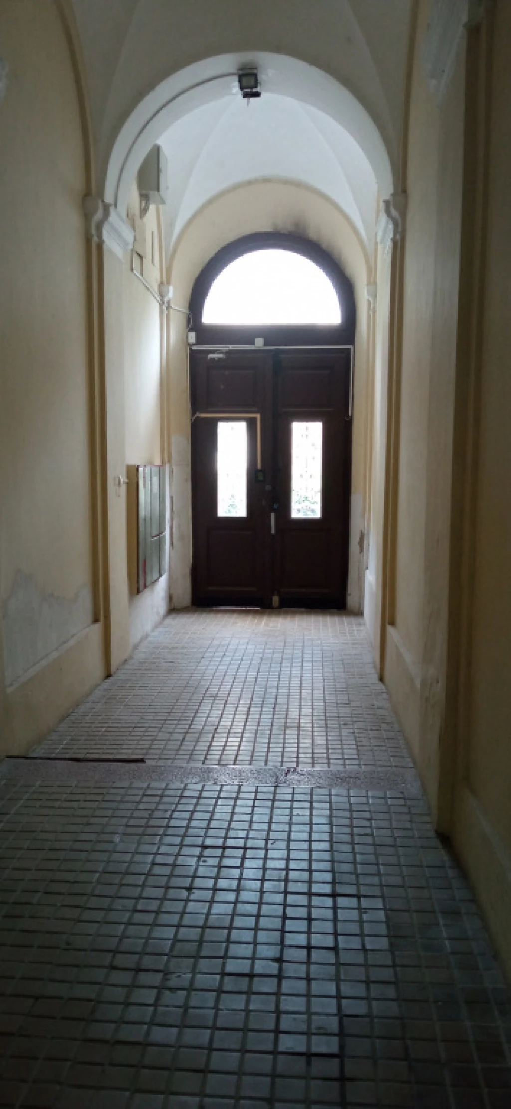 VIII. Kerület, Blaha Lujaza térhez közel, 91 m²-es, társasházi lakás
