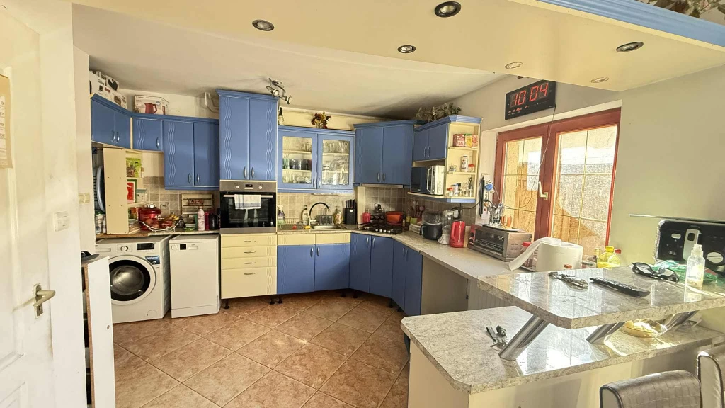 XVII. Kerület, Erdőkövesd utca közeli utca, 84 m²-es, ikerház