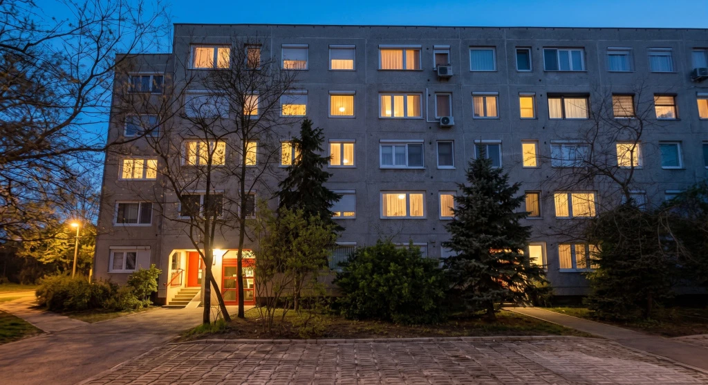 XVII. Kerület, Újlak utca, 73 m²-es, társasházi lakás, 3+1 szobás