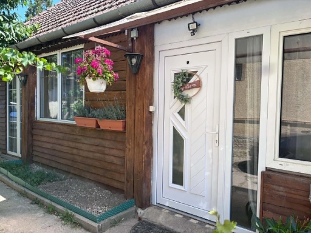 Kartal, József Attila utca, 86 m²-es, családi ház, 3 szobás