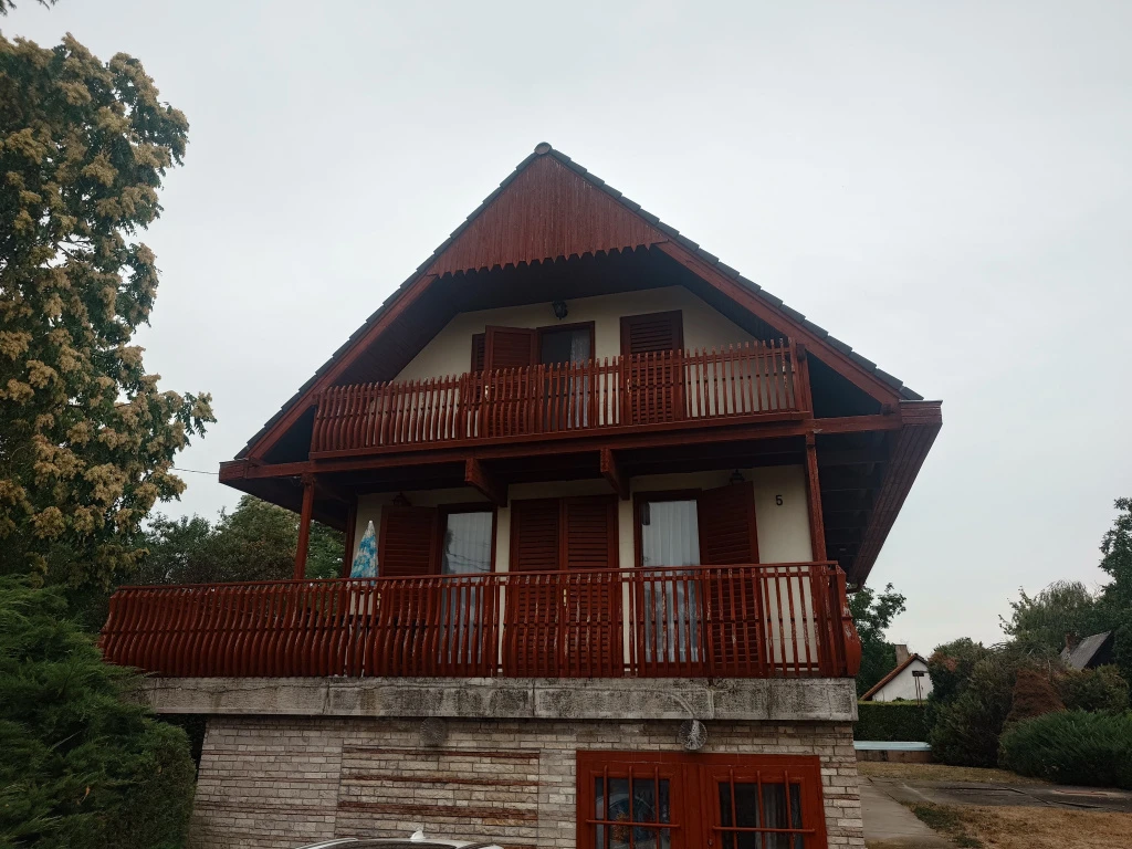 Velence, Kemping utca, 135 m²-es, 2 generációs, családi ház, 4+2 szobás