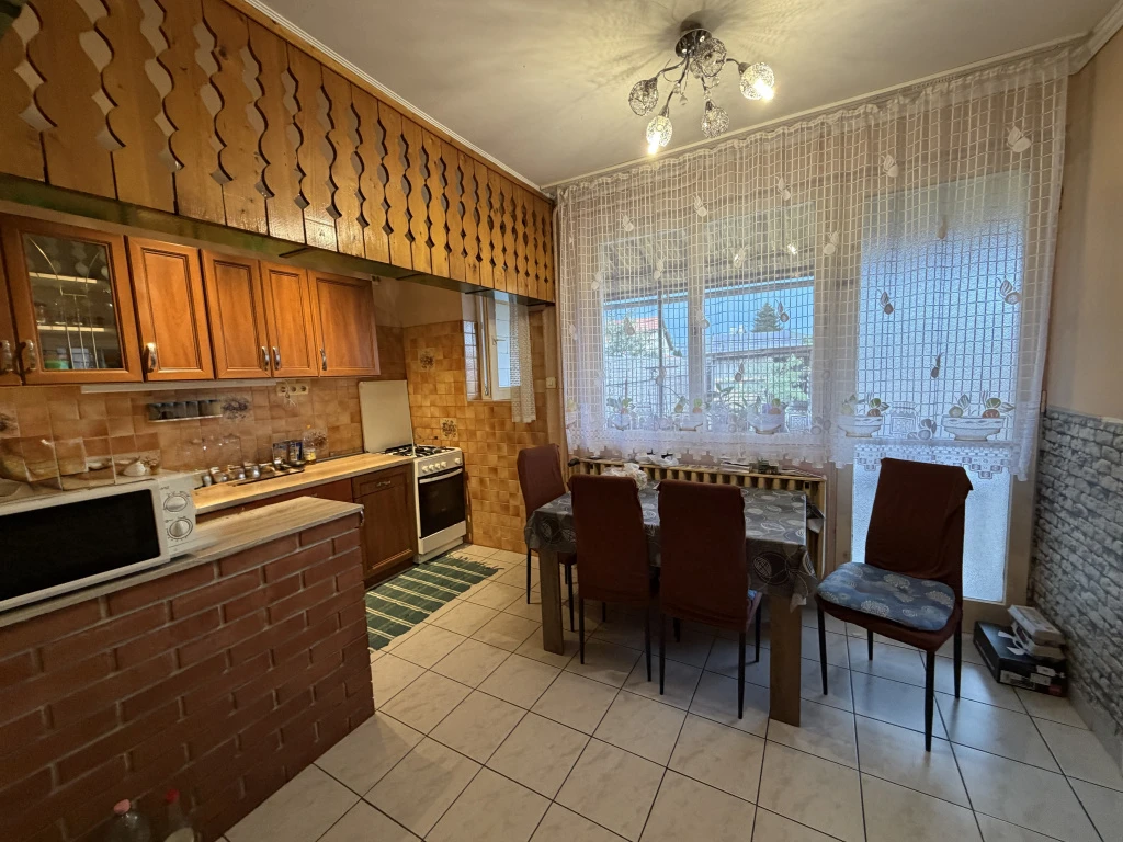 XXI. Kerület, Királyerdő nyugodt részén, 120 m²-es, ikerház