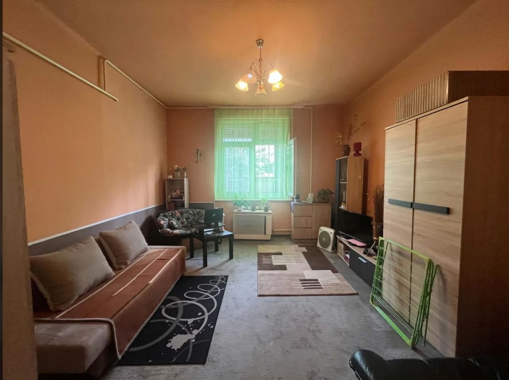 XX. Kerület, Mártírok közeli utca, 35 m²-es, házrész, 1 szobás
