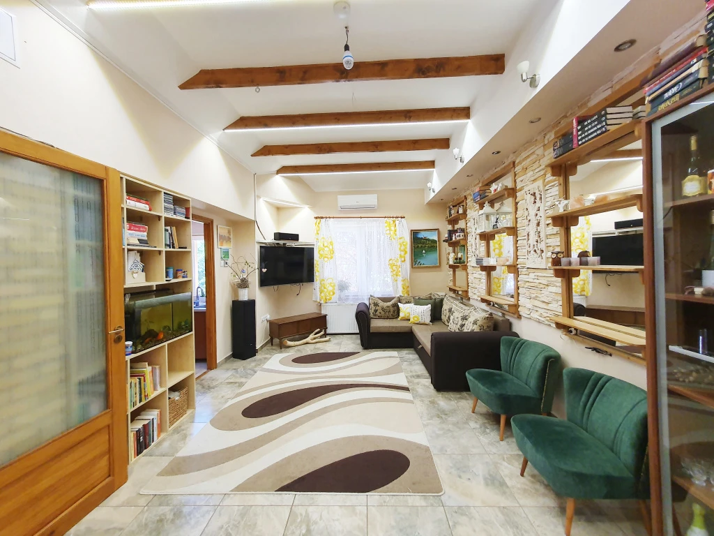 XVII. Kerület, Pesti út közeli utca, 116 m²-es, családi ház