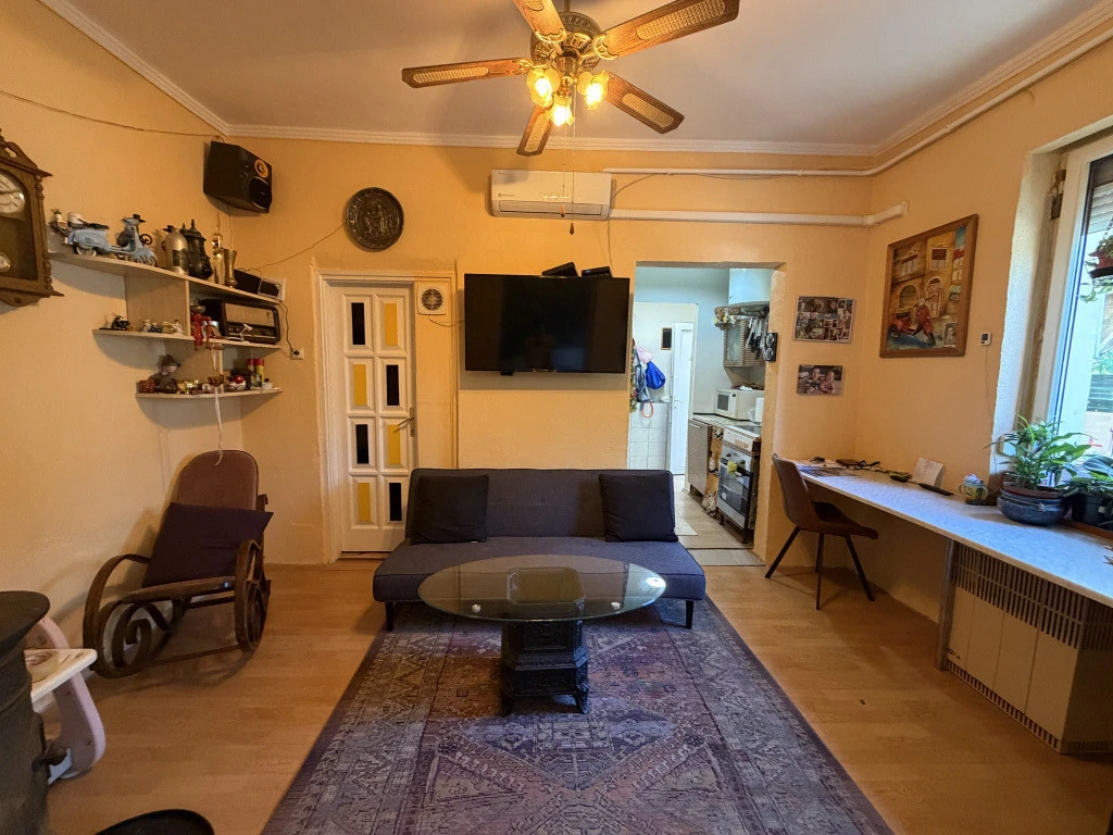 XXI. Kerület, Vas Gereben utca, 45 m²-es, házrész, 2 szobás, jó állapotú