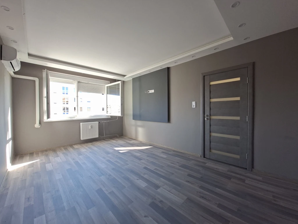 XXI. Kerület, KOSSUTH LAJOS utca, 59 m²-es, társasházi lakás, 1+2 szobás
