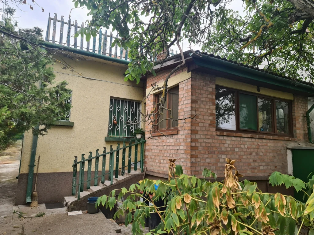 XVI. Kerület, Rákosszentmihály, 102 m²-es, családi ház, 2+1 szobás