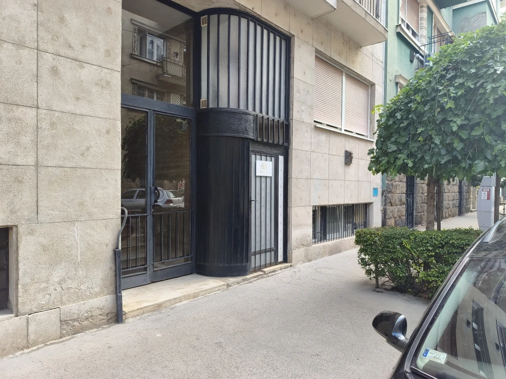 XIII. Kerület, röntgen utca, 27 m²-es, üzlethelyiség utcai bejárattal