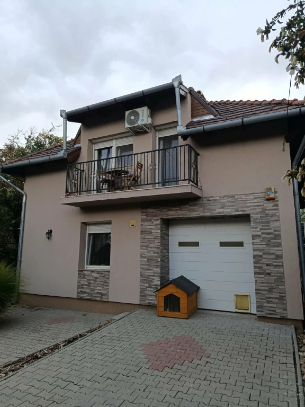 Szigetszentmiklós, Sas utca közeli utca, 150 m²-es, családi ház